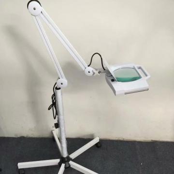 مصباح أرضي من خمسة أرجل مربعة مصباح مكبّر مع ضوء LED