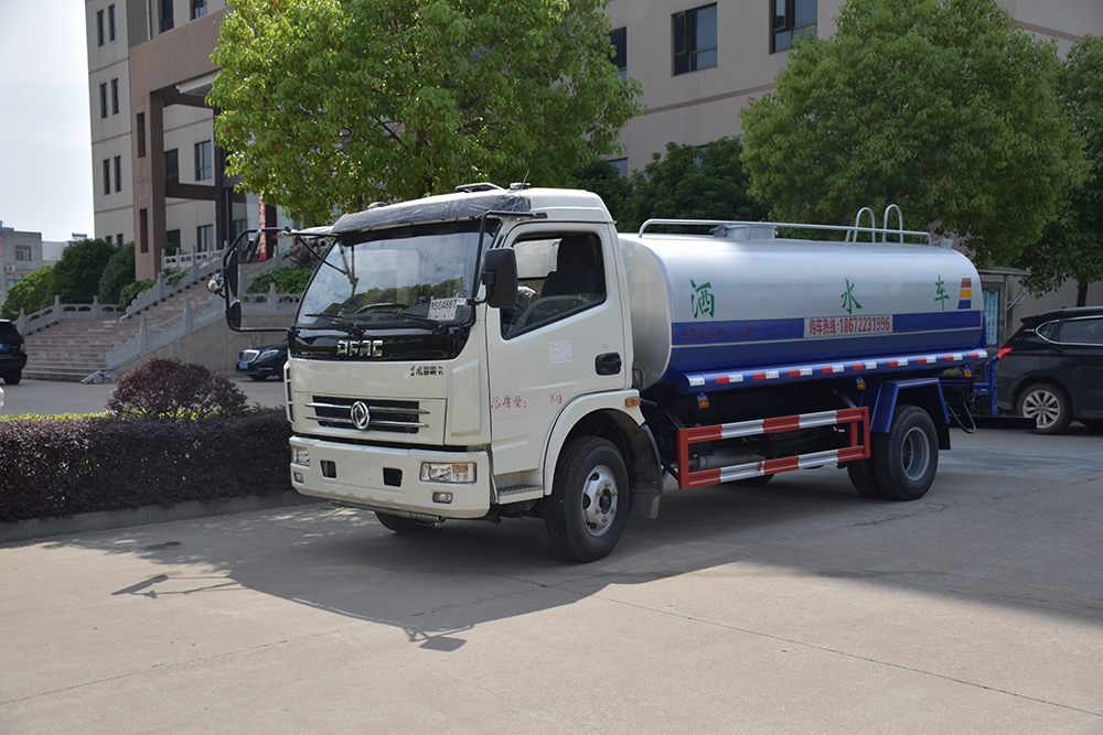 Euro III emission standard Dongfeng tanker water truck