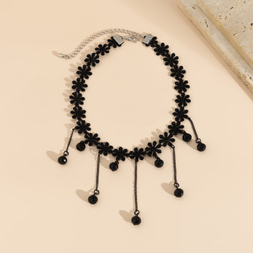 Kalung rantai gothic vintaj dengan loket kristal