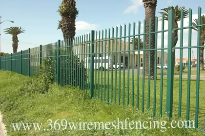 D and W pale palisade fence
