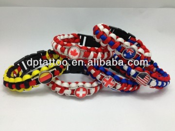 paracord bracelet with flag