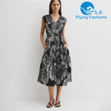 Falda elegante con estampado gráfico para atuendos cotidianos