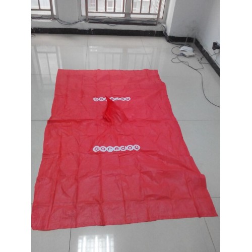 Poncho in pvc rosso con logo