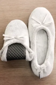 Flat grey flannel slippers with bow for women