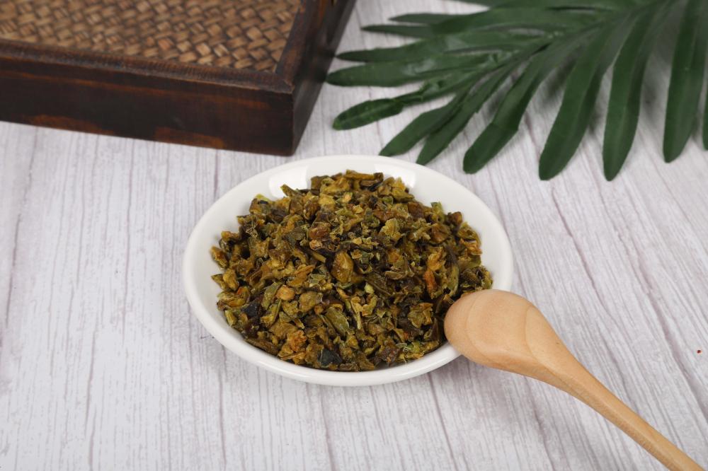 Serpihan paprika hijau kering