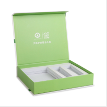 Green Silk-print Cosmetic Box with Magnetic