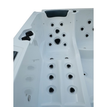 2.2m whirlpool Outside Hot Tub