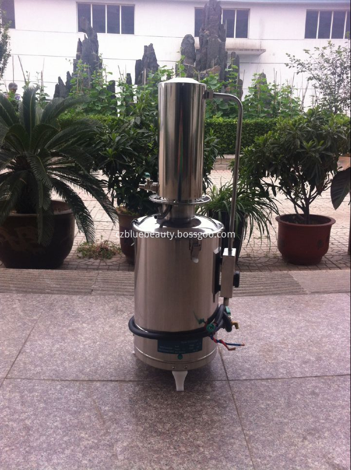 Laboratory water treatment machine