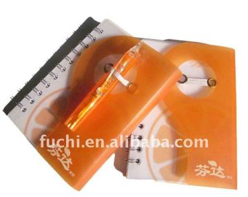 学生向けのカスタマイズデザインを備えた安価なファッションPPノートブックカバー