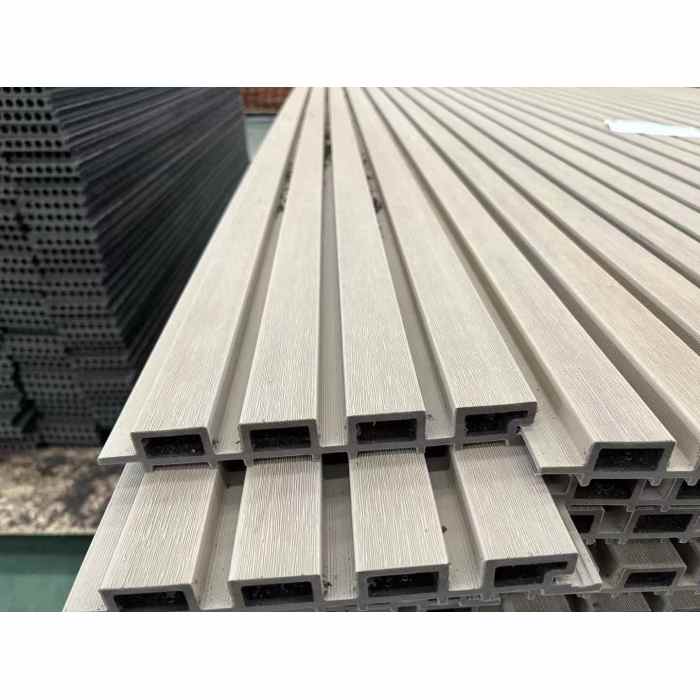 Walls High Impact Event Rentals Concerts Festival Exhibitions and Trade Shows Paparan Maklumat Awam di Hub Pengangkutan