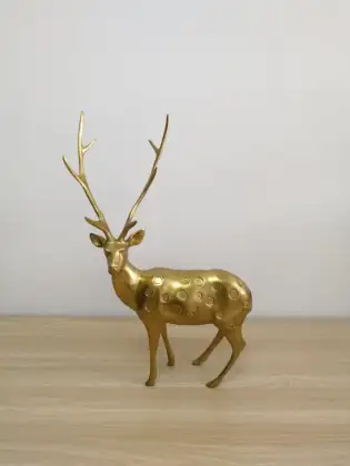 Nordic Design Metal Casting Aluminum Golden Finished Ornaments for Desktop Decor