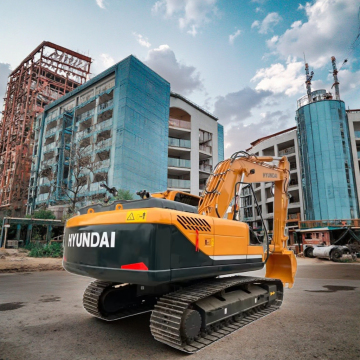 Hot Sale: Used Refurbished 20 Ton Hyundai 220LC-9S Excavator