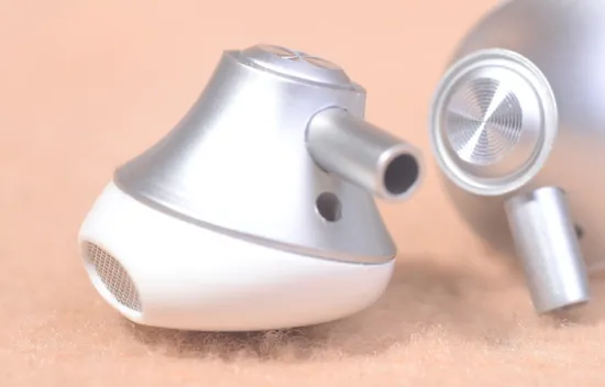 metal case in ear earphone