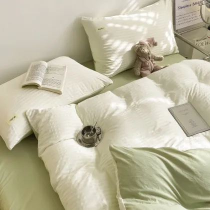 Queen and King Size Stripe Seersucker Bedding Set