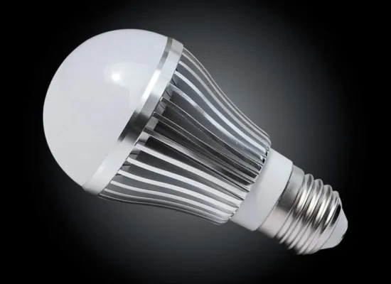 Aluminum Alloy Samsung 5630 Led Globe Bulbs Dimmable 8w G60