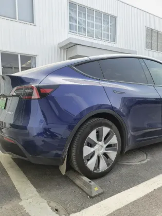 Chinese-Made Long-Endurance Electric SUV: Used Tesla Model Y