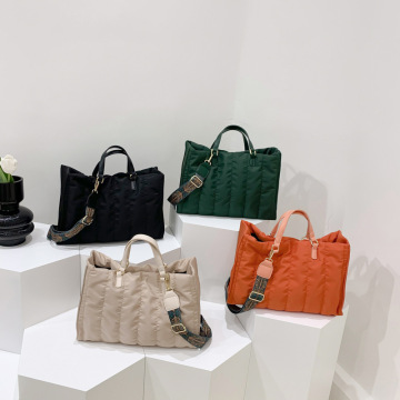 Kadınlar için lüks yumuşak kapitone yastıklı crossbody tote çantaları