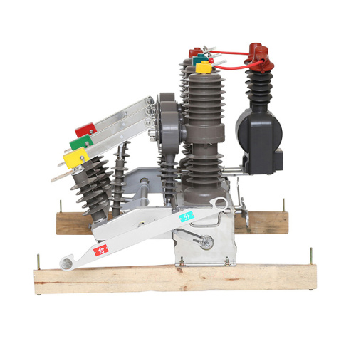 Outdoor HV circuit breakers with isolating post switch