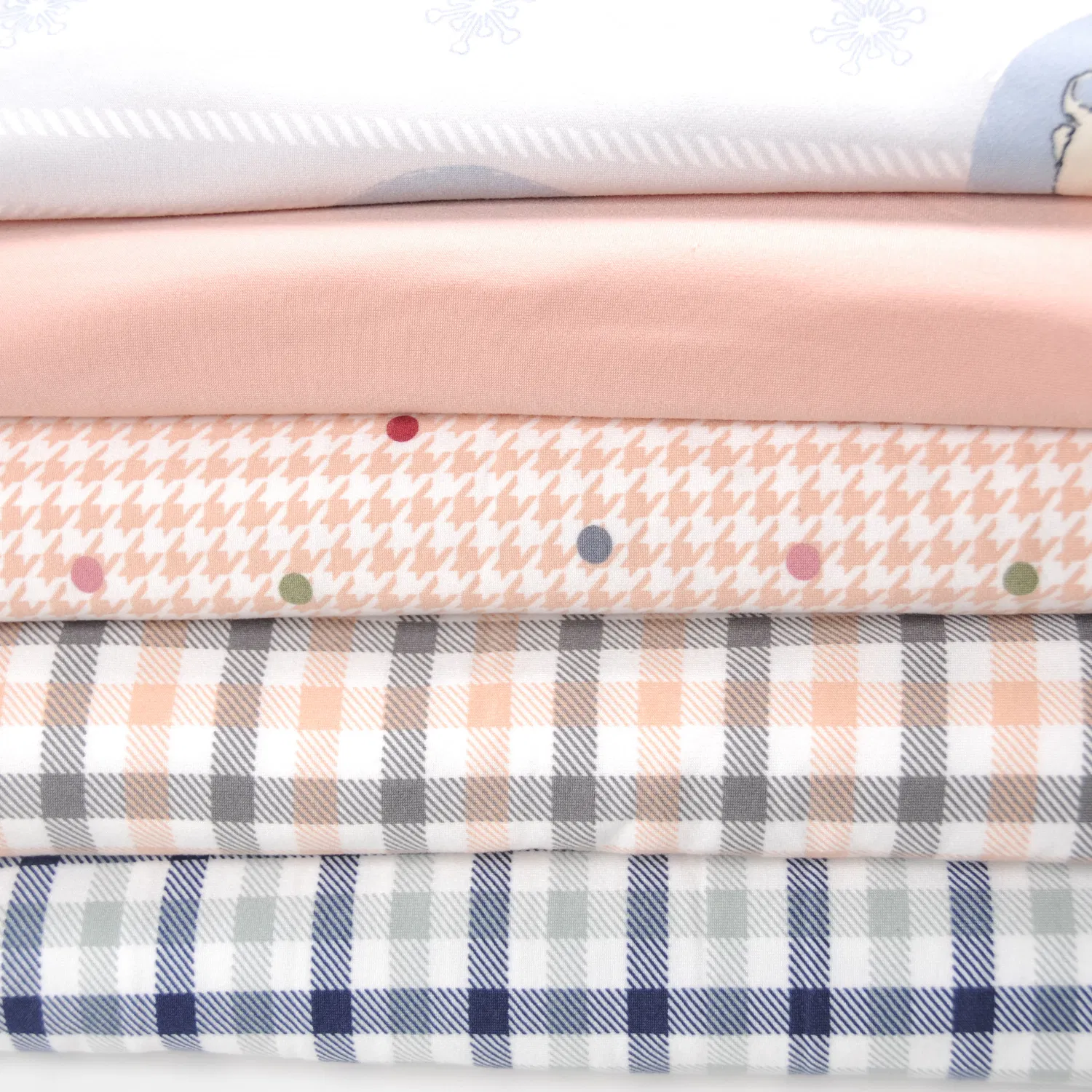 ผ้าถักโพลีเอสเตอร์พิมพ์ลายแข็งสำหรับชุดนอนการ์เม้นท์