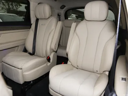 HUAWEI AITO M7: Extended-Range Hybrid Electric Vehicle
