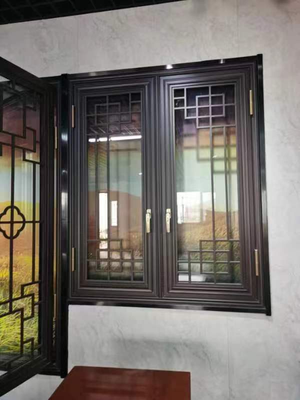 Aluminum spacer insulating glass