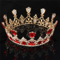 Corona in cristallo placcato oro Royal Red con strass