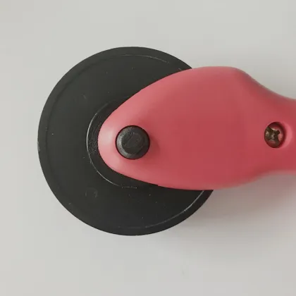 Ergonomic desigh concave wheel spline roller knife