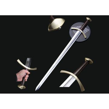 سكين حرفية معدنية بزخارف نباتية