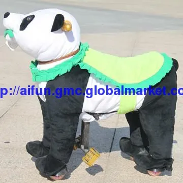 Panda Yuanyuan, kids riding toys cars