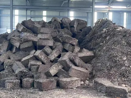 Cast ball with strong wear resistance