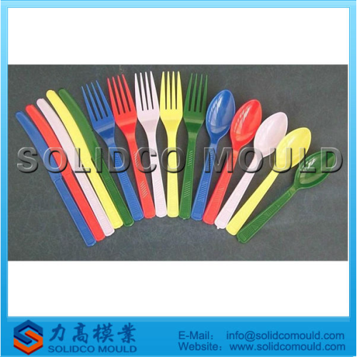 Cucchiaio di plastica in plastica calda e stampo fork