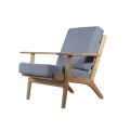 Replica della poltrona di Hans Wegner Plank