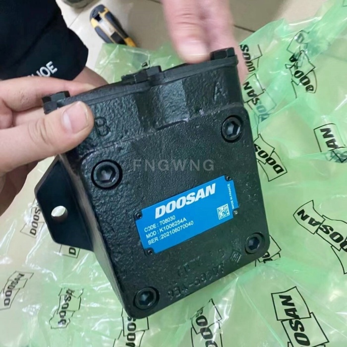 K1006254A Excavator Hydraulic Piston Fan Motor For Doosan