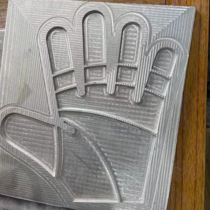 Soccer Goalkeeper PU Leather Gloves with Welding Machine