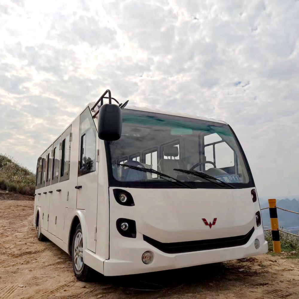 23-seat tourist oil truck 1.5L