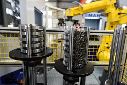 Intelligence gear cutting and manufacturing automation line