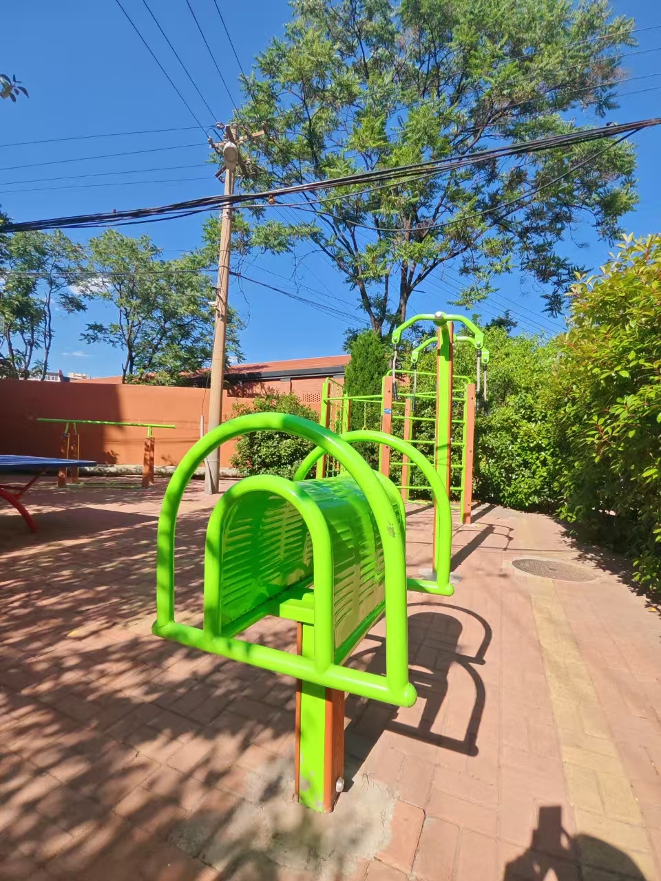 Outdoor fitness equipment