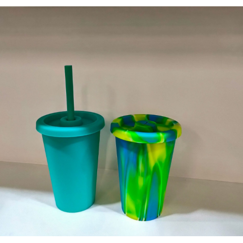 Tasse de gobelet en silicone personnalisé avec couvercle et paille