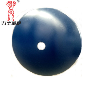 Arado agrícola de color azul y hoja de disco lisa redonda