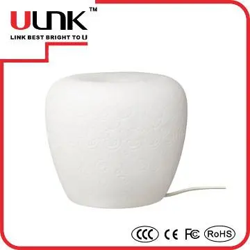 Zhongshan Ulink lighting YLF039 desk lamp with outlet in base