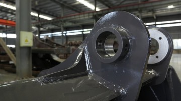 Yüksek Çekme Dayanımına Sahip Çelik Çerçeveli Geliştirilmiş Kaya Kovası