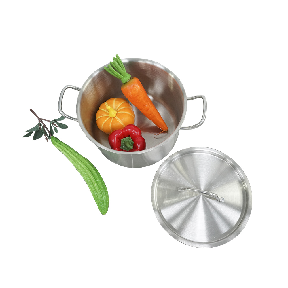 Stainless steel saucepan with two ears