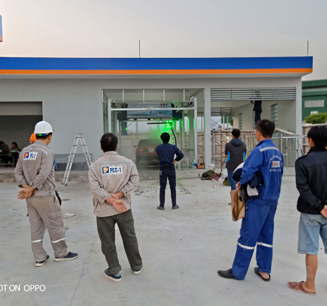 Automatic high pressure touchless car wash system