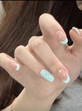 **Mint Mambo** Handcrafted Wearable Nails, Minimalist French Style with Gentle Elegance, Reusable and High-End Quality.