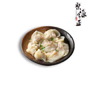 Три свежих ремесленных больших вонтона ручной работы