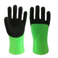 Guante de PVC verde fluorescente con acabado de espuma negra