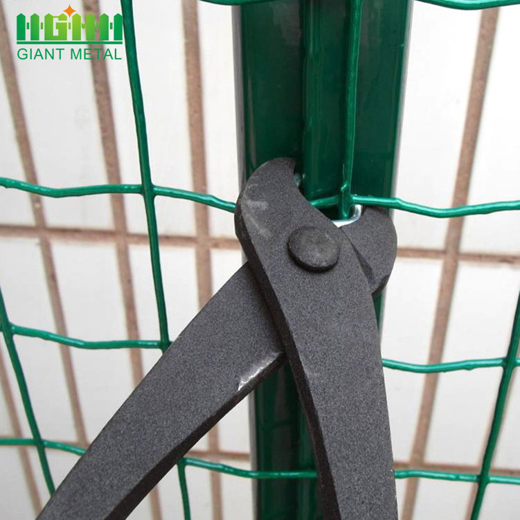 Euro fence powder coating