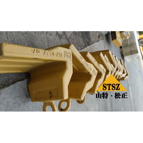 157-1027/1571027 SHROUD-HEEL FOR Hydraulic Shovel 6015B