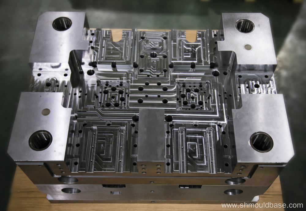Die casting mold base - fasteners