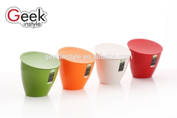 Small 4 colors plastic office desktop Storage barrels of trash fashion creative table wastebin household mini trash can